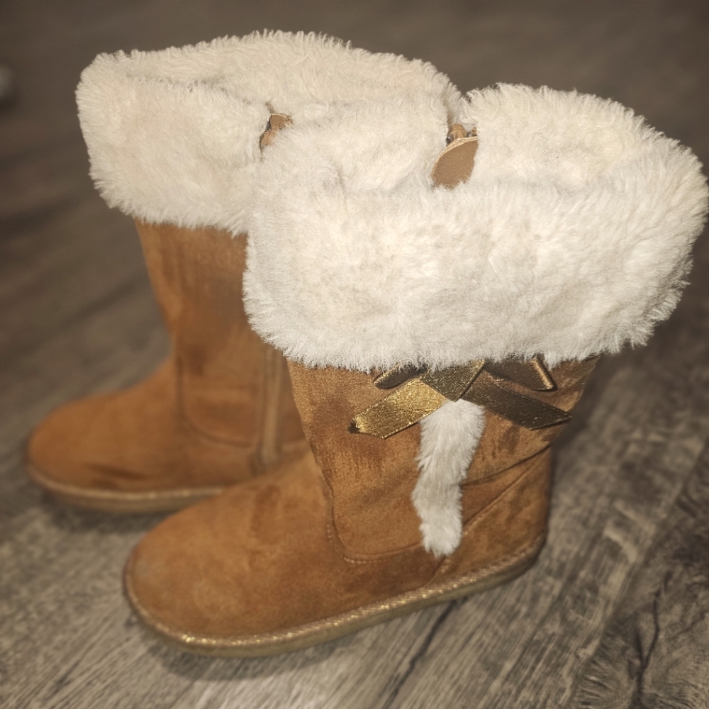 Girls khombu boots size 2M 100% polyester